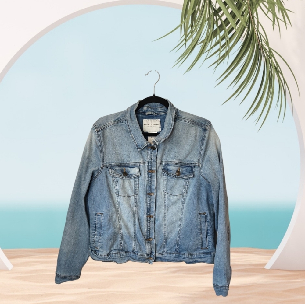 Social Standard By Sanctuary Jean Jacket. Light Wash. Size XL - Picture 2 of 11